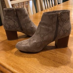 Mia ankle booties